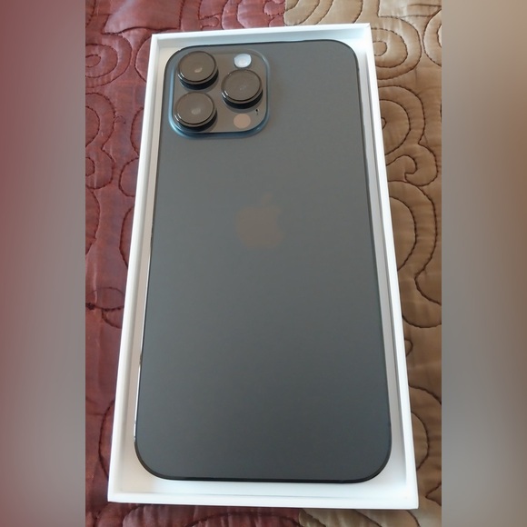 Apple iPhone 14 Pro Max - 128GB - Space Black - - Picture 5 of 9